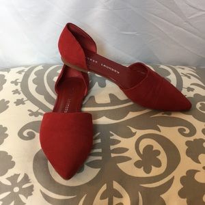 Red Chinese laundry flats